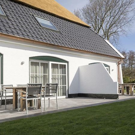 Spacious Farmhouse in De Cocksdorp with Private Terrace Buitenkant foto