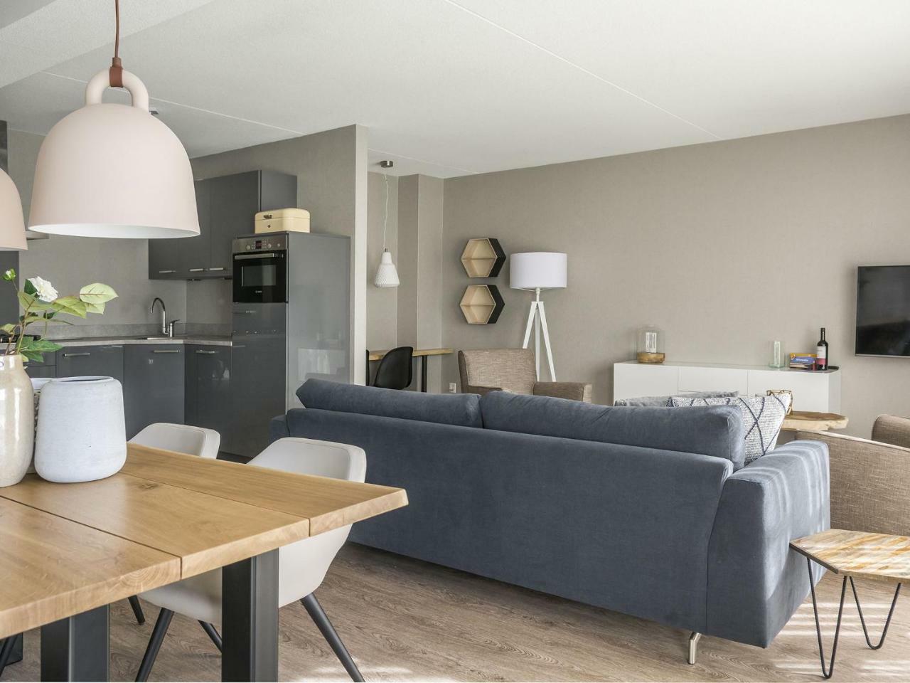 Spacious Farmhouse in De Cocksdorp with Private Terrace Buitenkant foto